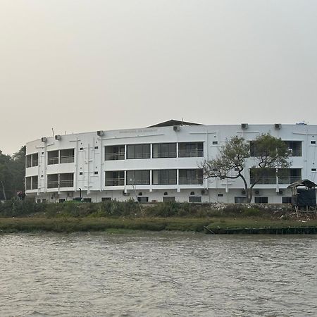 Ichhamati Hotel And Restaurant Hasnabad Zewnętrze zdjęcie